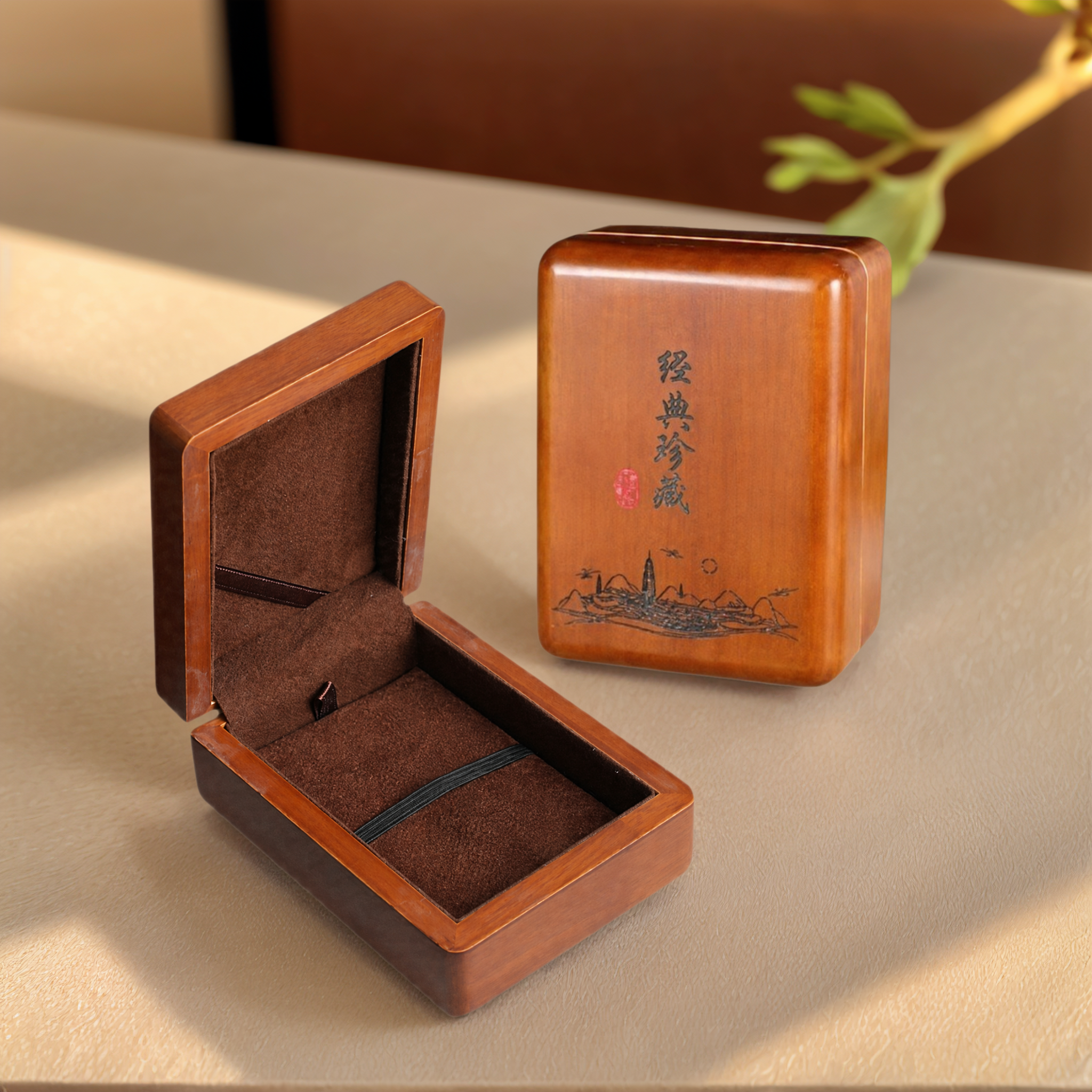 Classic Solid Wood Pendant Gift Box — No. 2 — view 3